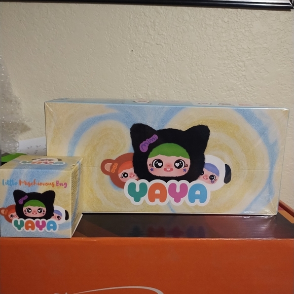Full Case- Pop Mart- YAYA- Little Mischievous Bag - Picture 2 of 6